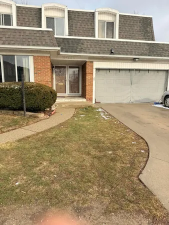 $225,000 | 32602 Barclay Square, Warren, MI 48093