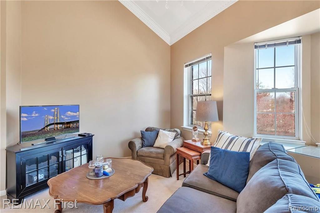 1541 Chesapeake Road Royal Oak, MI 48067 - Photo 5 of 32