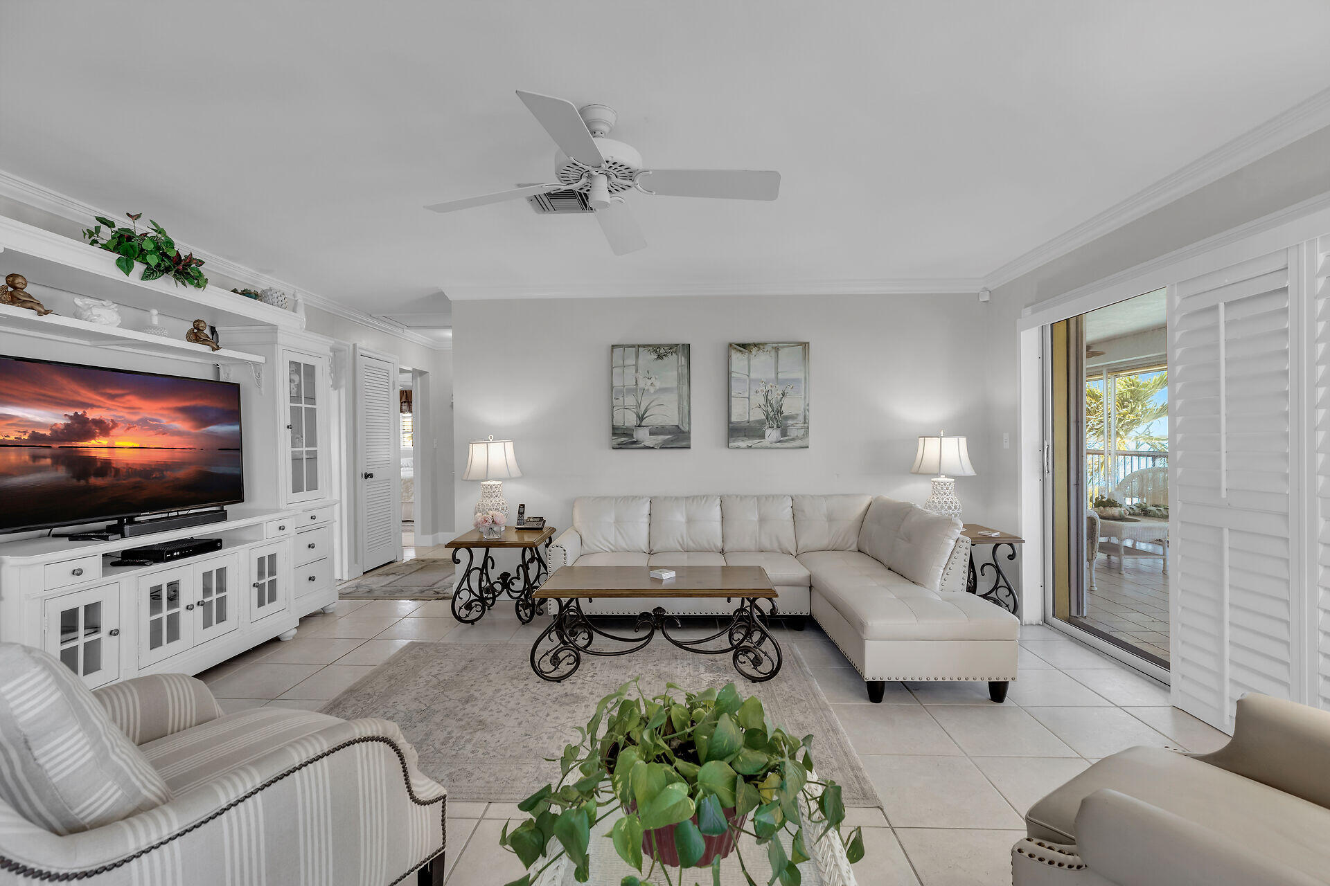 417 Harbour Drive Marathon, FL 33050 - Photo 10 of 44 Open Living Area