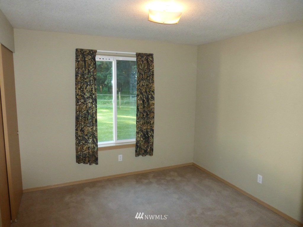 7825 187th Avenue Southwest Rochester, WA 98579 - Photo 18 of 24
