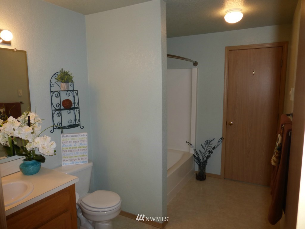 7825 187th Avenue Southwest Rochester, WA 98579 - Photo 7 of 24