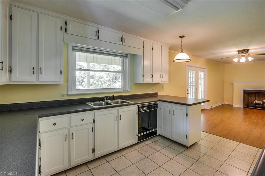 5178 Ridge Road Seagrove, NC 27341 - Photo 9 of 22 Gallery Image 9