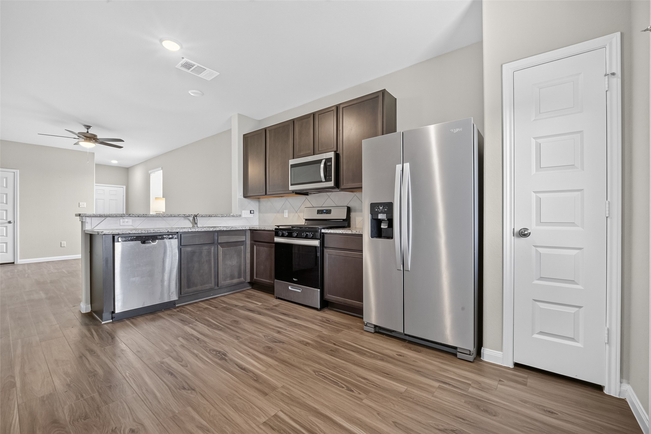 954 Luke Darrell Drive Rosharon, TX 77583 - Photo 14 of 45