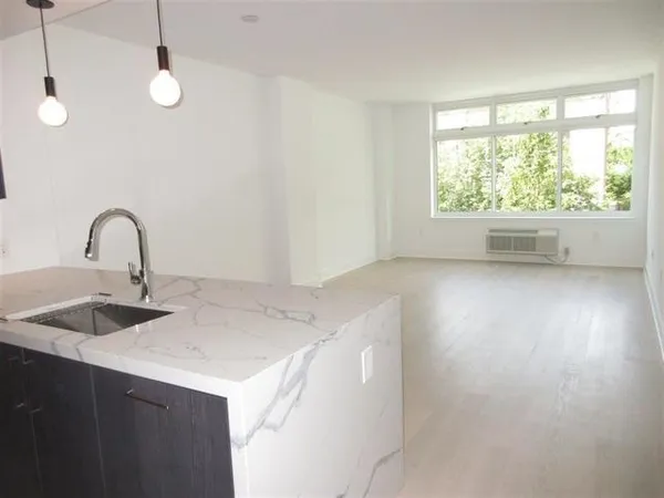 $4,695 | 1400 Hudson Street, Unit 220, Hoboken, NJ 07030