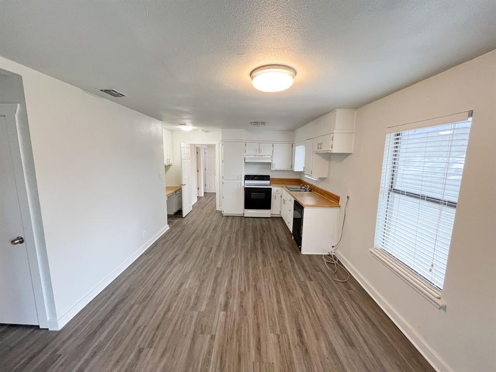 206 East 3rd Street Tolar, TX 76476 - Photo 5 of 21