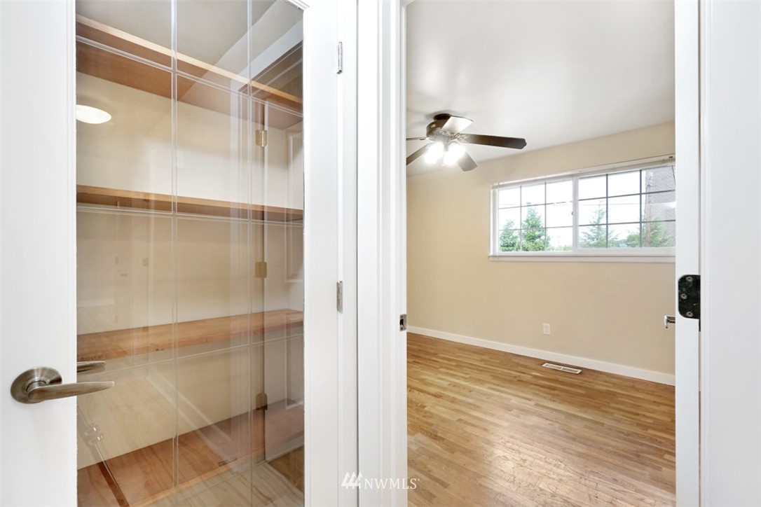 10811 Southeast 180th Place Renton, WA 98055 - Photo 12 of 25 Gallery Image 12