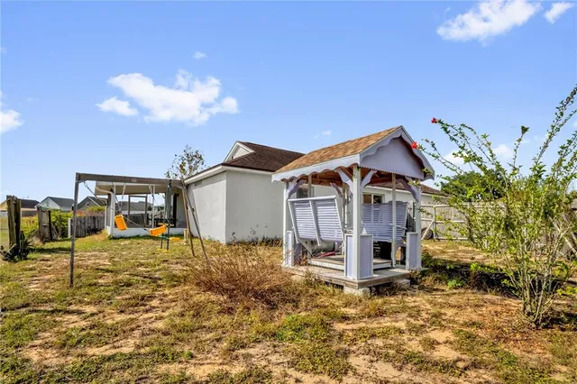 a view of an outdoor space and city view
