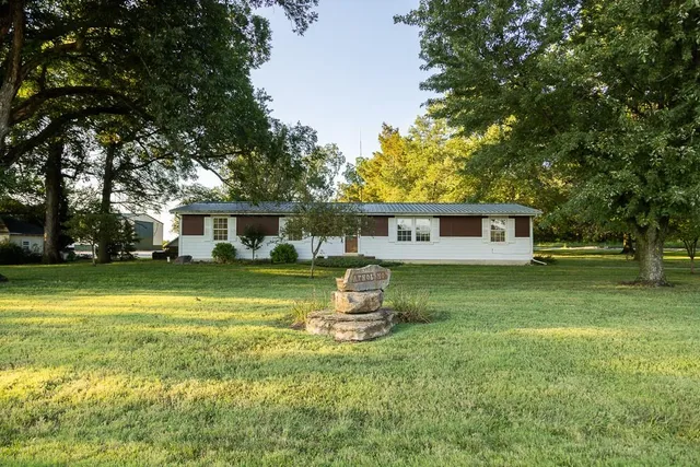$279,000 | 3497 Southwest County Road 1067, Butler, MO 64730