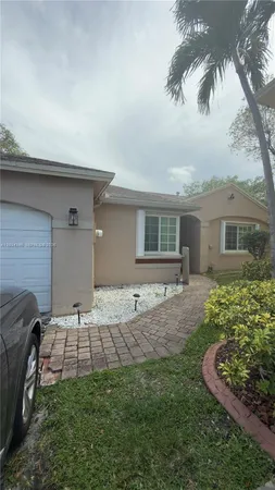 $3,800 | 11727 Northwest 12th Street, Pembroke Pines, FL 33026