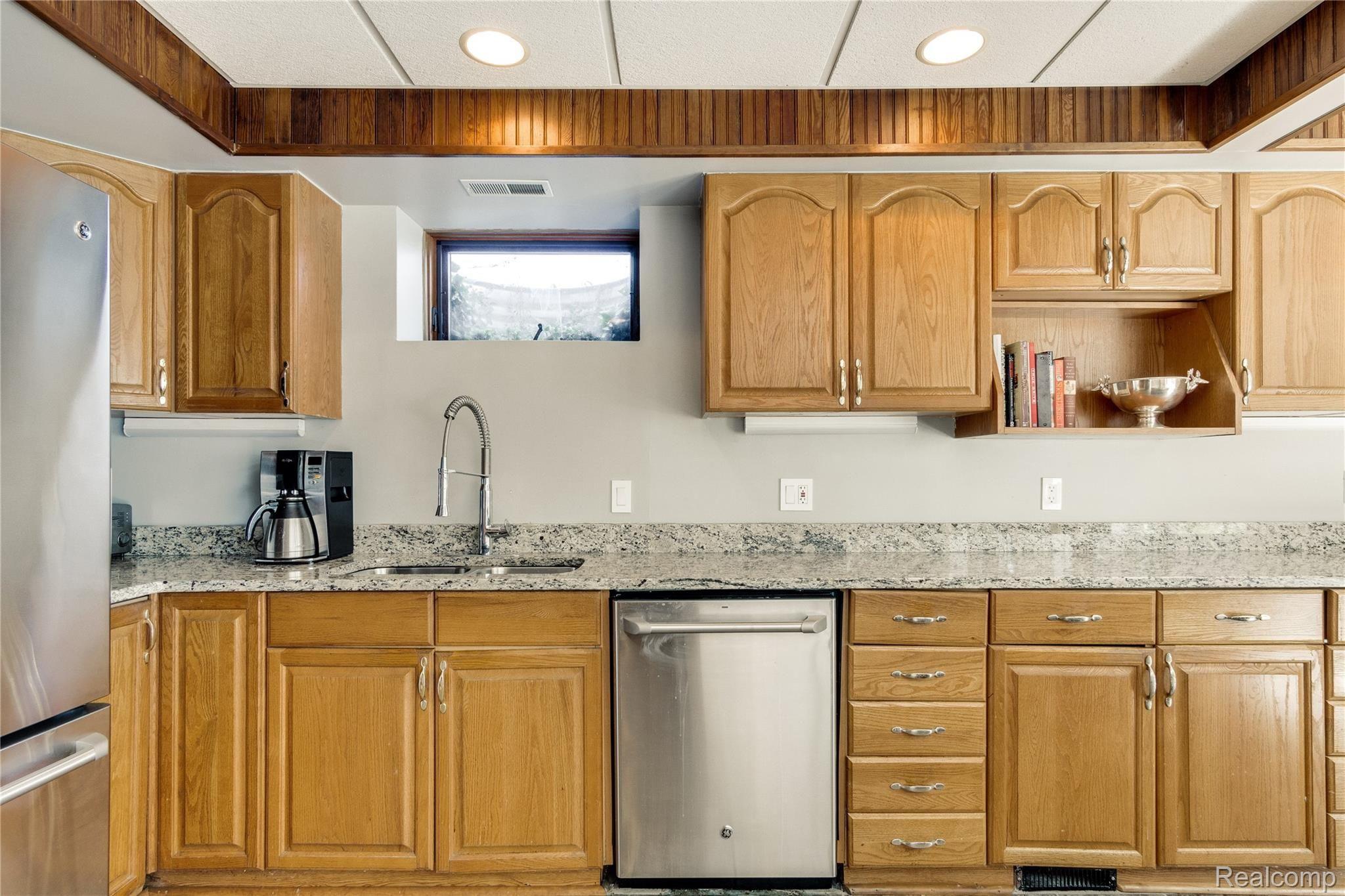 3517 Ormond Road White Lake, MI 48383 - Photo 15 of 52 Interiors (50 of 63).jpg
