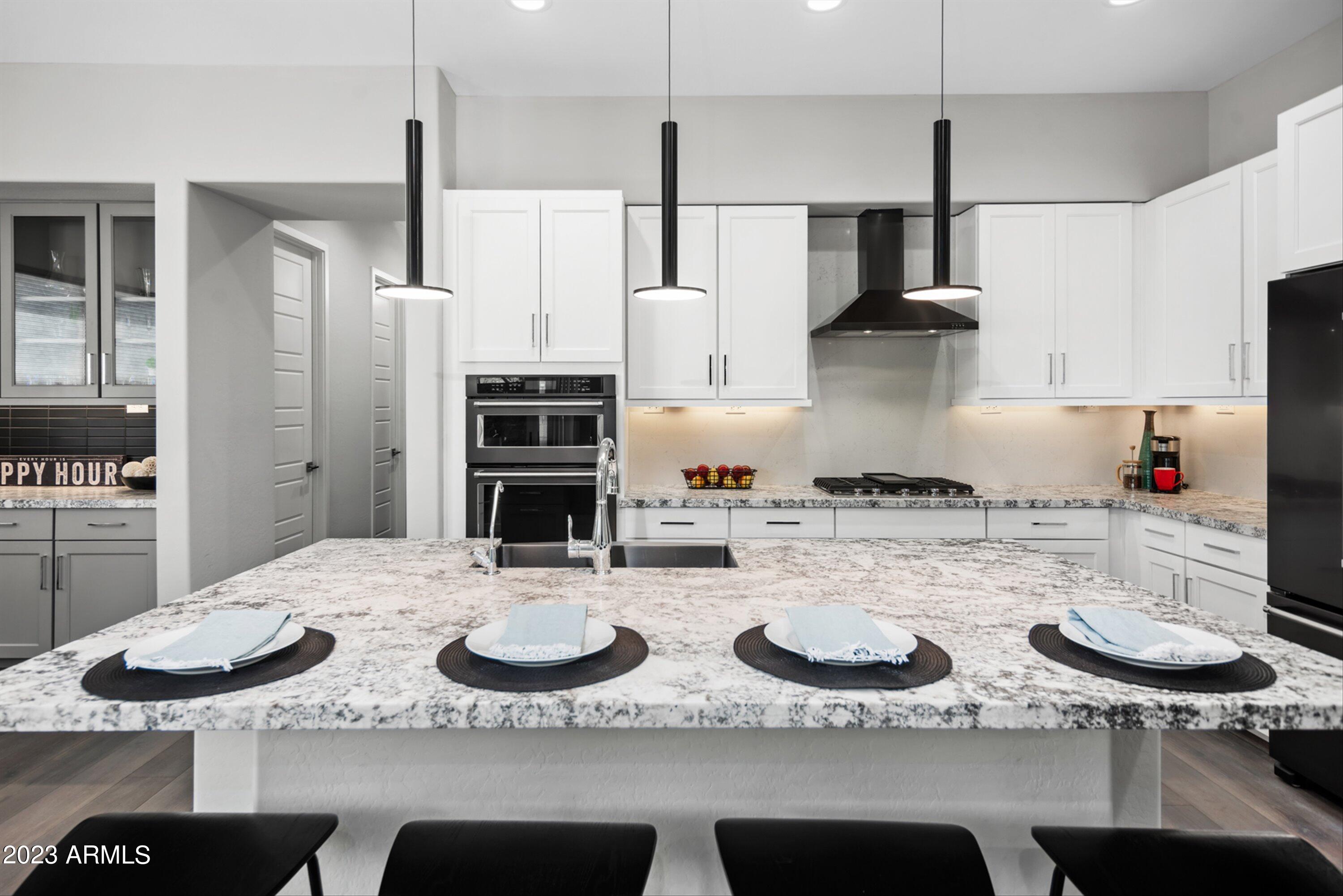 1555 East Ocotillo Road, Unit 8 Phoenix, AZ 85014 - Photo 16 of 54 Kitchen