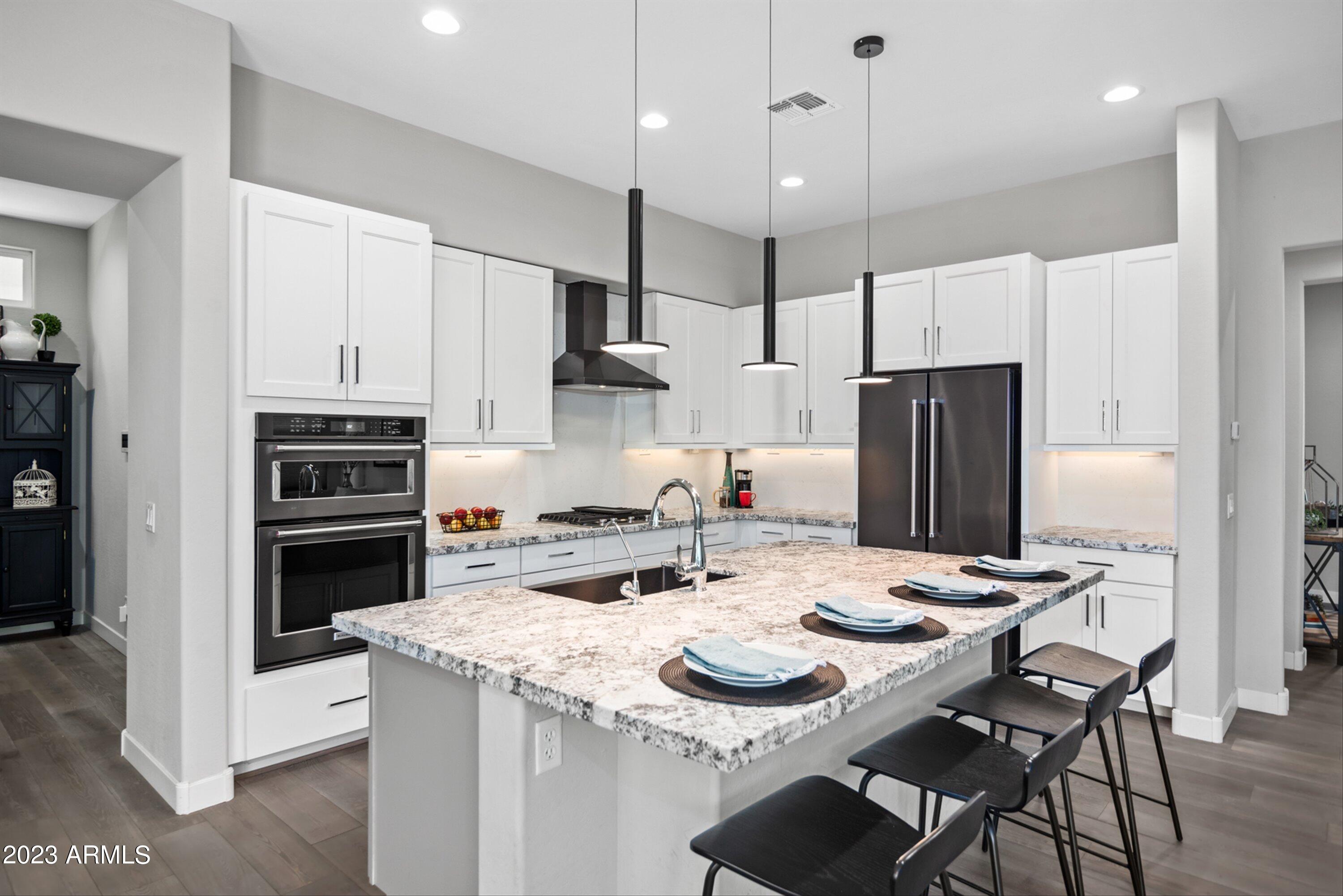 1555 East Ocotillo Road, Unit 8 Phoenix, AZ 85014 - Photo 17 of 54 Kitchen