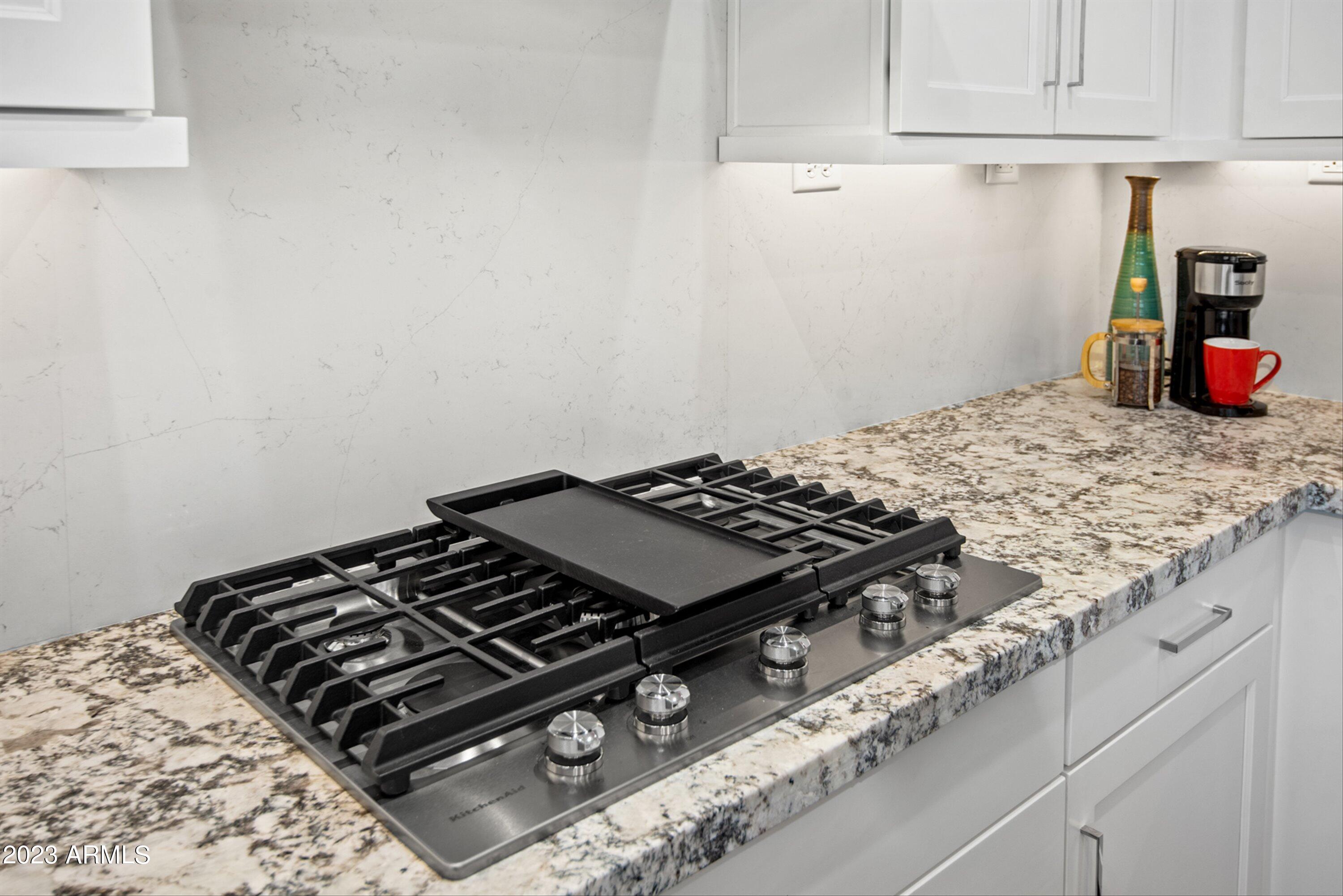 1555 East Ocotillo Road, Unit 8 Phoenix, AZ 85014 - Photo 19 of 54 Kitchen