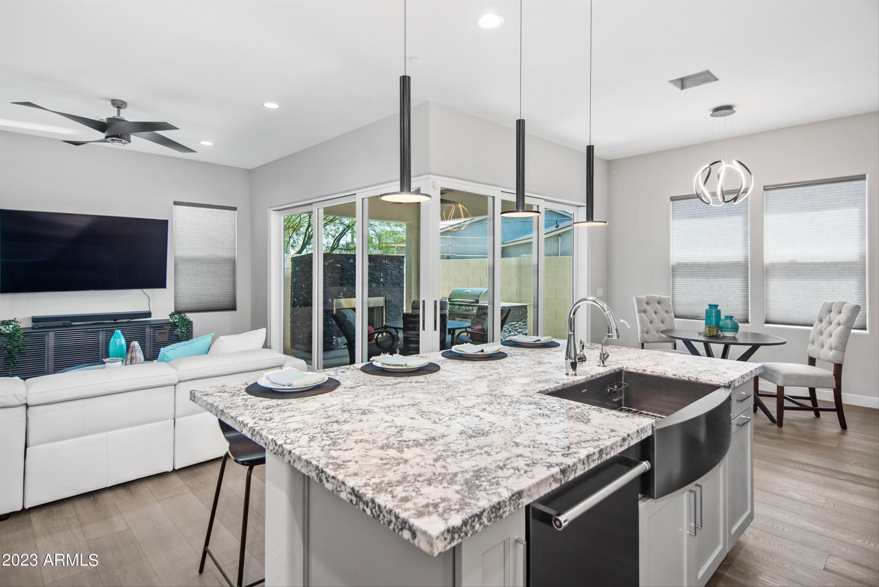1555 East Ocotillo Road, Unit 8 Phoenix, AZ 85014 - Photo 20 of 54 Kitchen