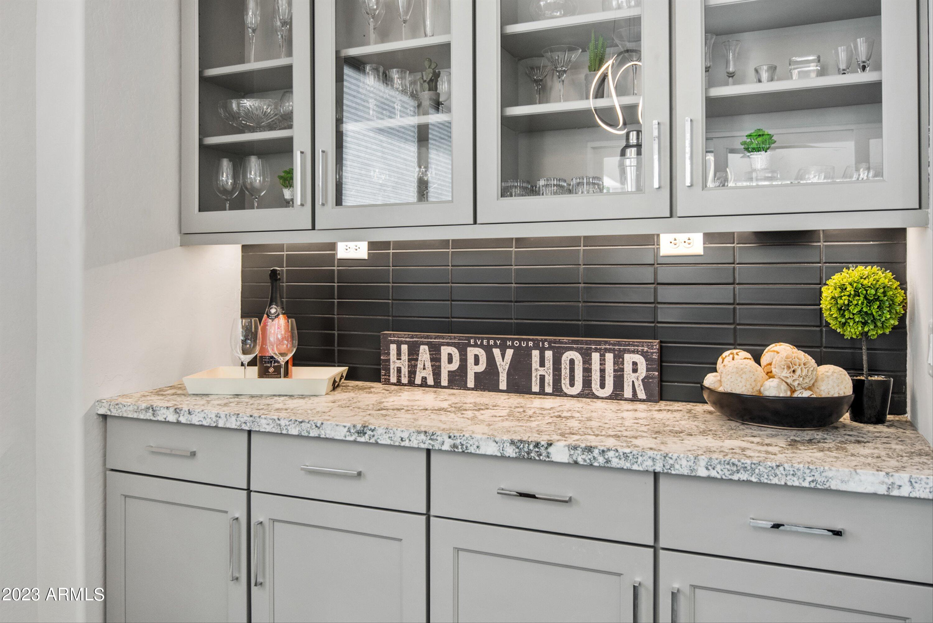 1555 East Ocotillo Road, Unit 8 Phoenix, AZ 85014 - Photo 23 of 54 Kitchen