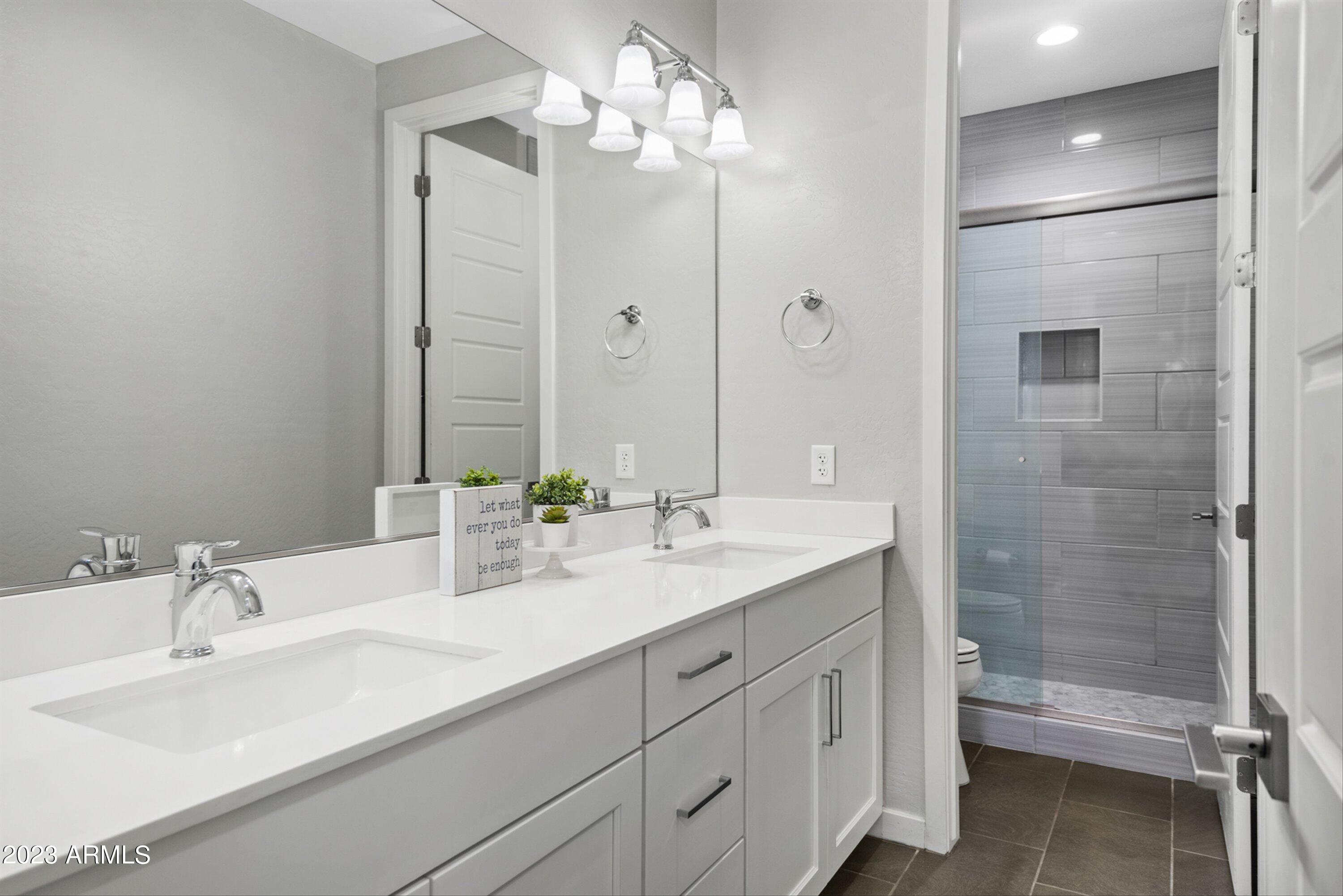 1555 East Ocotillo Road, Unit 8 Phoenix, AZ 85014 - Photo 44 of 54 Secondary Bathroom