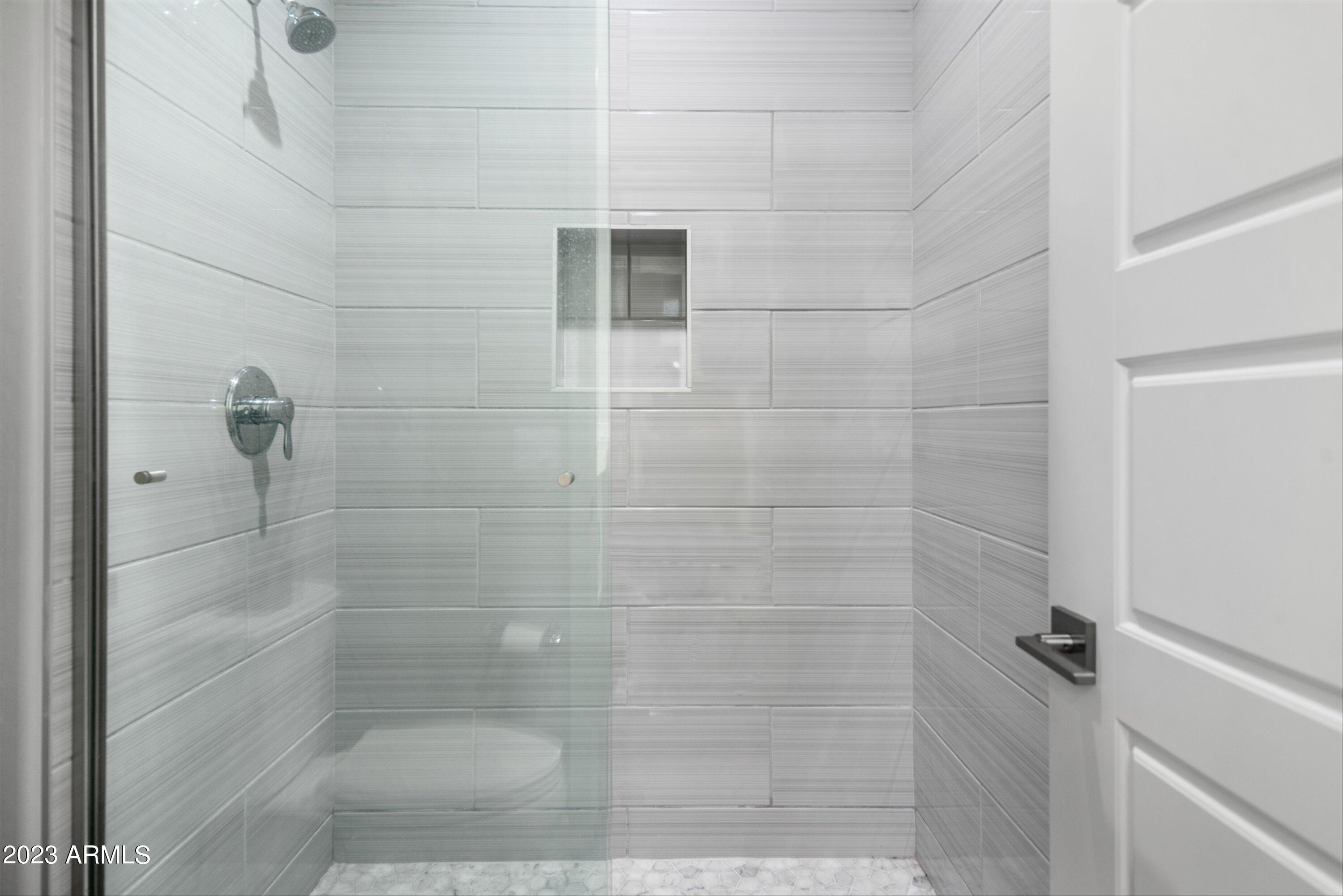 1555 East Ocotillo Road, Unit 8 Phoenix, AZ 85014 - Photo 45 of 54 Secondary Bathroom