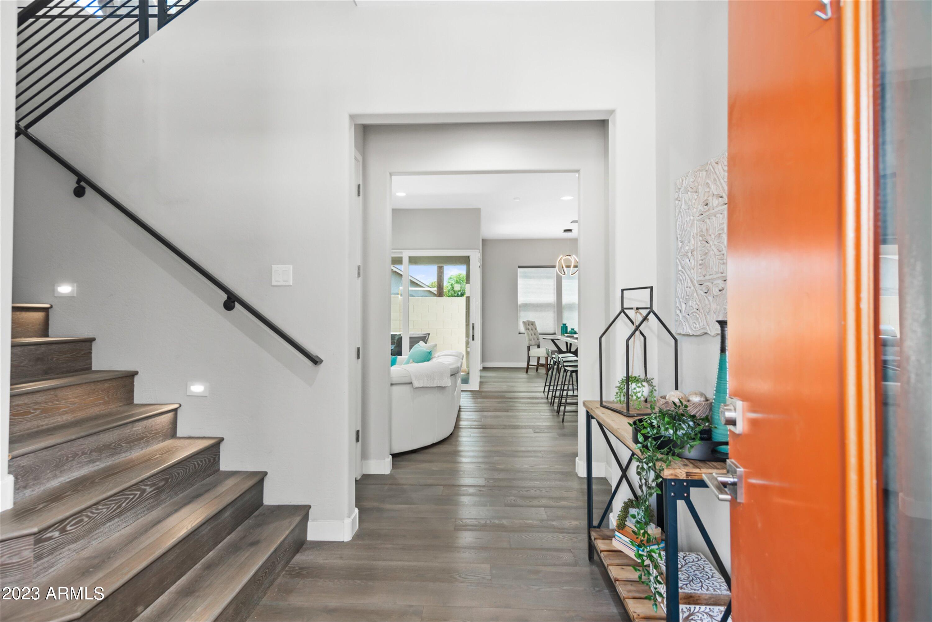 1555 East Ocotillo Road, Unit 8 Phoenix, AZ 85014 - Photo 9 of 54 Entryway