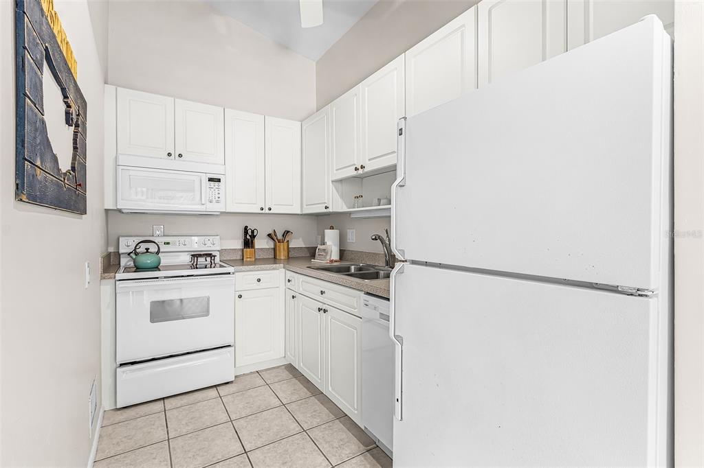 6020 Midnight Pass Road Sarasota, FL 34242 - Photo 9 of 18