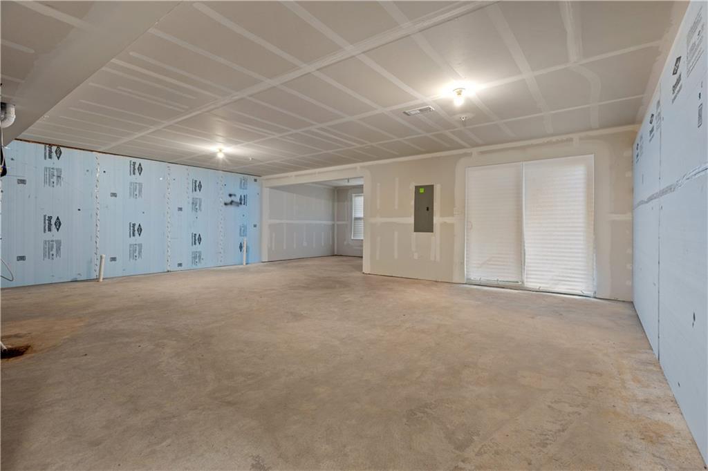 226 Lockheed Drive Coraopolis, PA 15108 - Photo 24 of 25 a view of an empty room