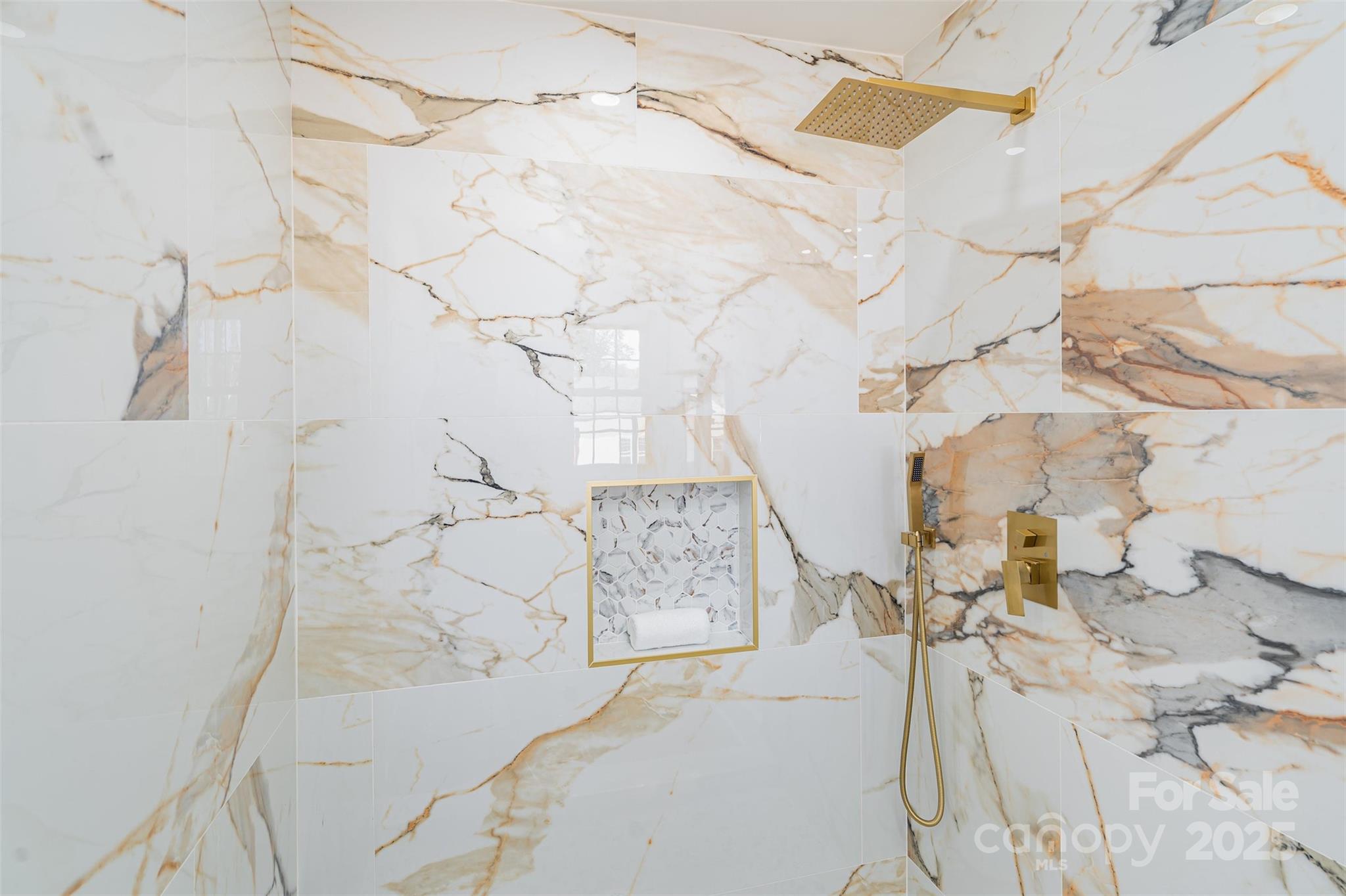 617 Jennings Road, Unit 14 Rock Hill, SC 29730 - Photo 25 of 42 a bathroom with a bathtub