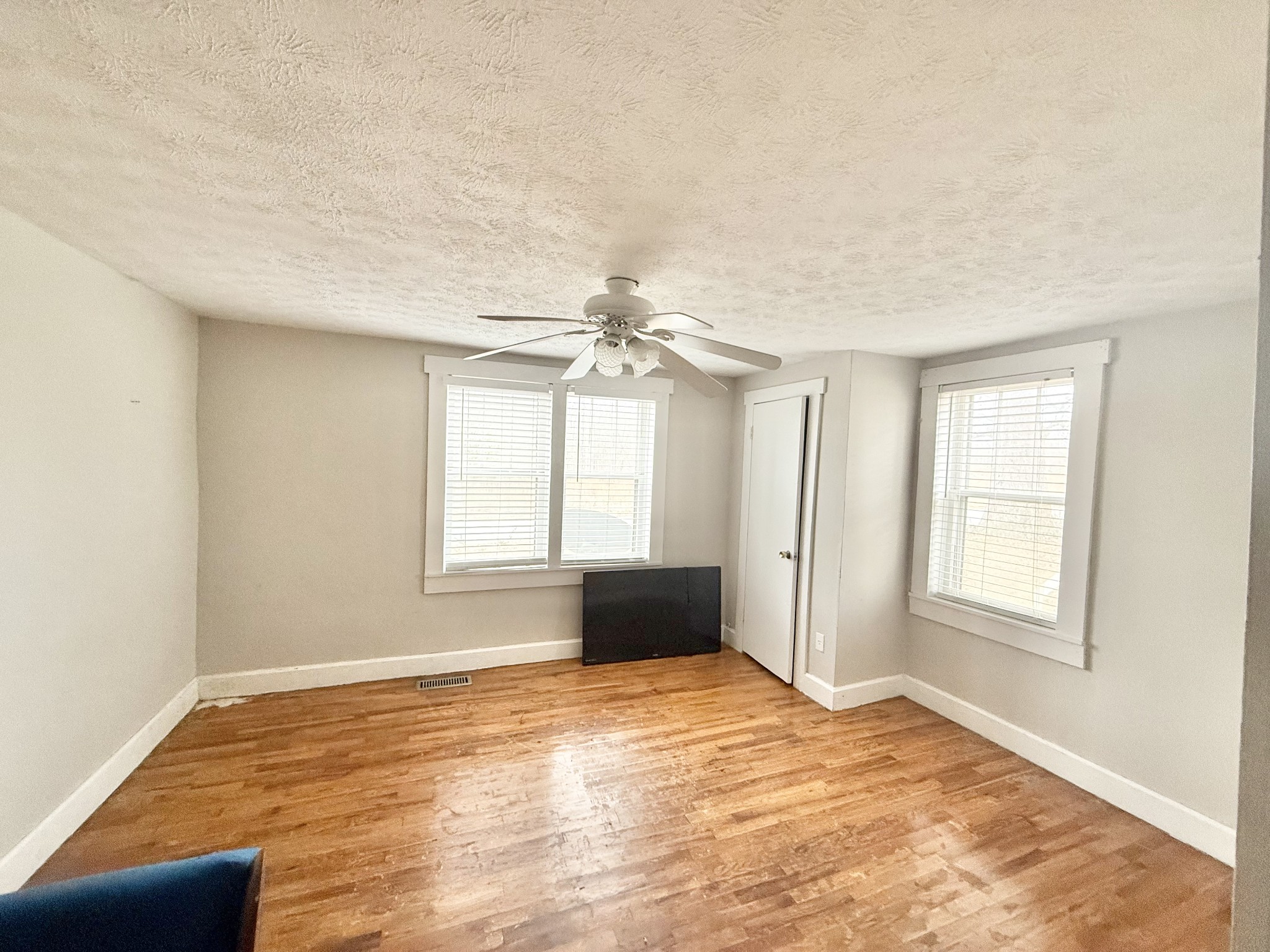 560 State Line Road Loretto, TN 38469 - Photo 4 of 9 wooden floor that has a window in it