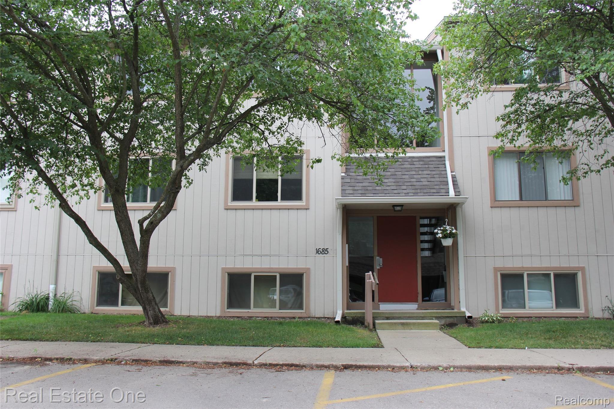 1685 Riverside Drive, Unit 11 Rochester, MI 48309 - Photo 1 of 1 IMG_3686.JPG