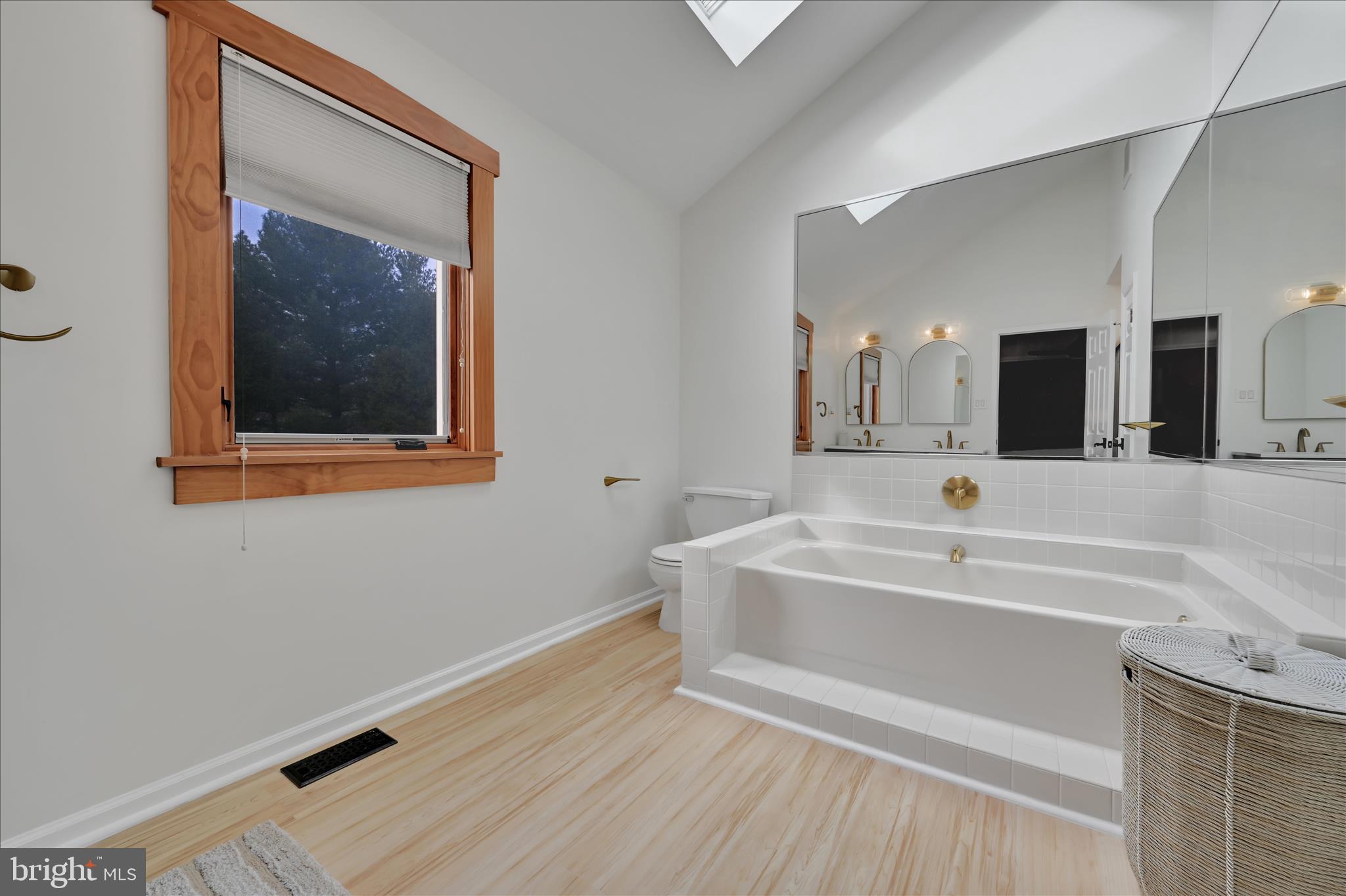 1118 Jarvis Lane Lansdale, PA 19446 - Photo 29 of 45 a bathroom with a bathtub and a sink