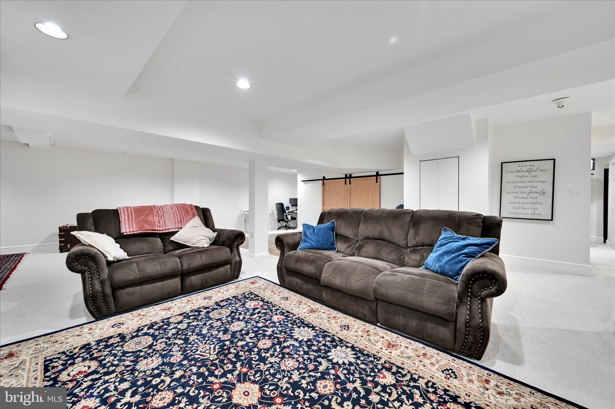 1118 Jarvis Lane Lansdale, PA 19446 - Photo 40 of 45 a living room with furniture and a couch