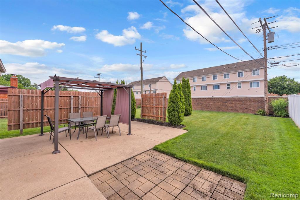 29450 Desmond Drive Warren, MI 48093 - Photo 40 of 49