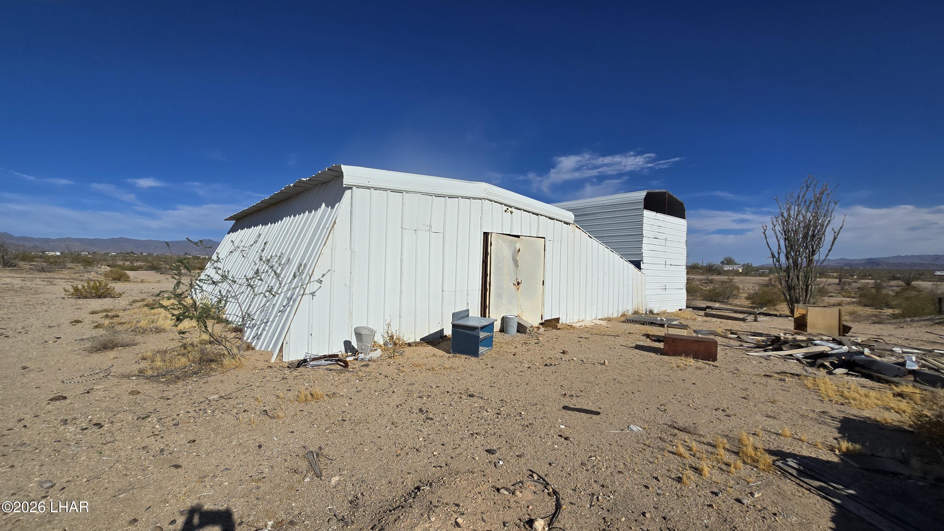 14279 Anegam Road Yucca, AZ 86438 - Photo 10 of 38