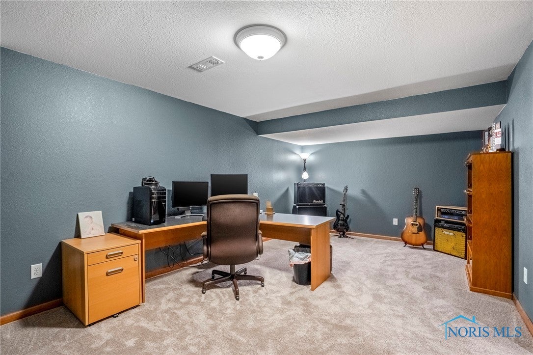 160 Lawai Road Oregon, OH 43616 - Photo 30 of 43 Office
