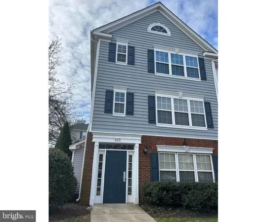 $365,000 | 625 Constellation Square Southeast, Unit A, Leesburg, VA 20175