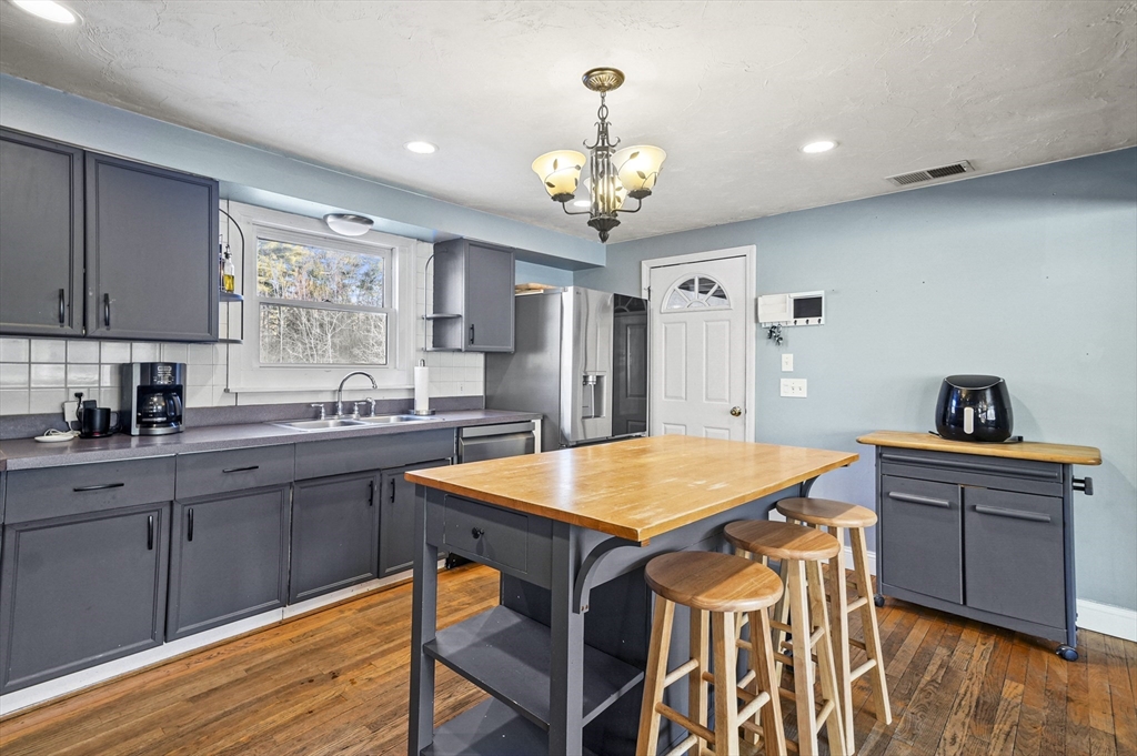 950 Chase Road Lunenburg, MA 01462 - Photo 6 of 32