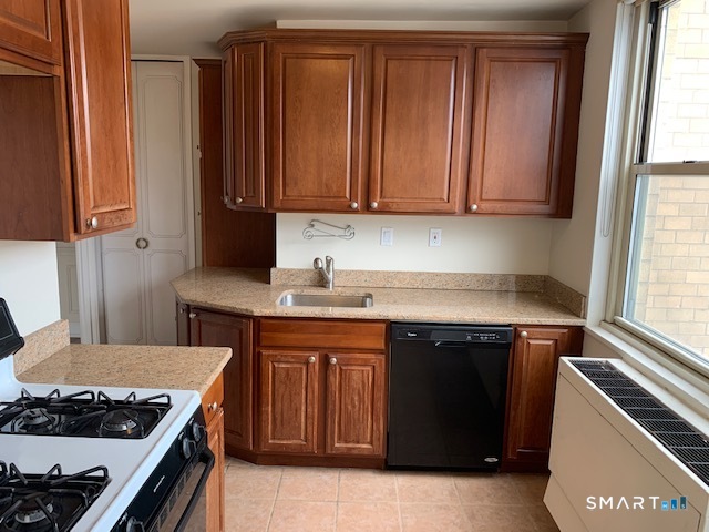 50 Glenbrook Road, Unit 5G Stamford, CT 06902 - Photo 4 of 40