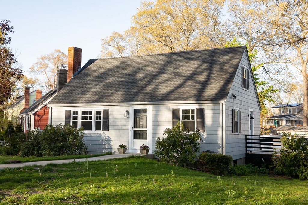 22 Cedar Circle Randolph, MA 02368 - Photo 2 of 21