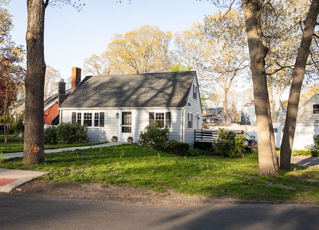 22 Cedar Circle Randolph, MA 02368 - Photo 3 of 21