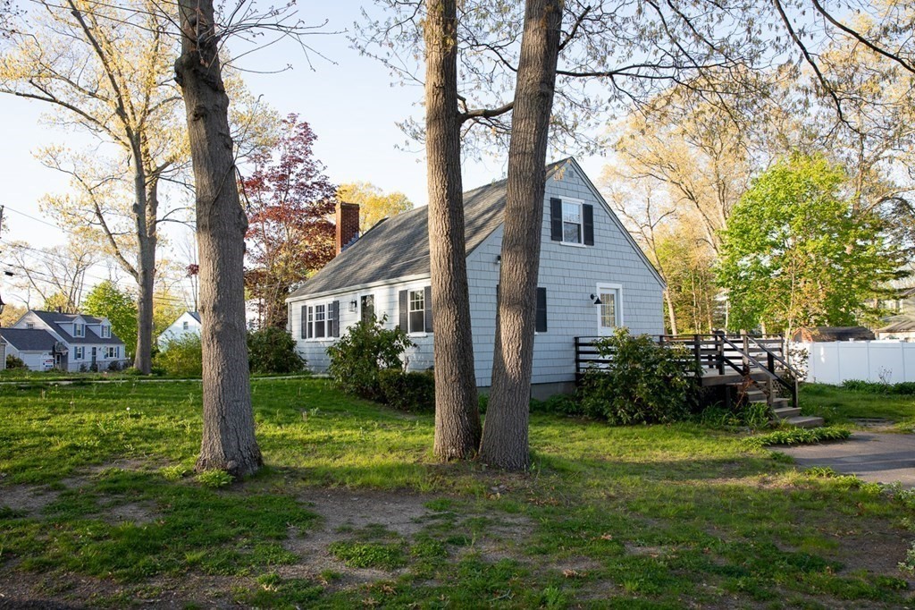 22 Cedar Circle Randolph, MA 02368 - Photo 4 of 21