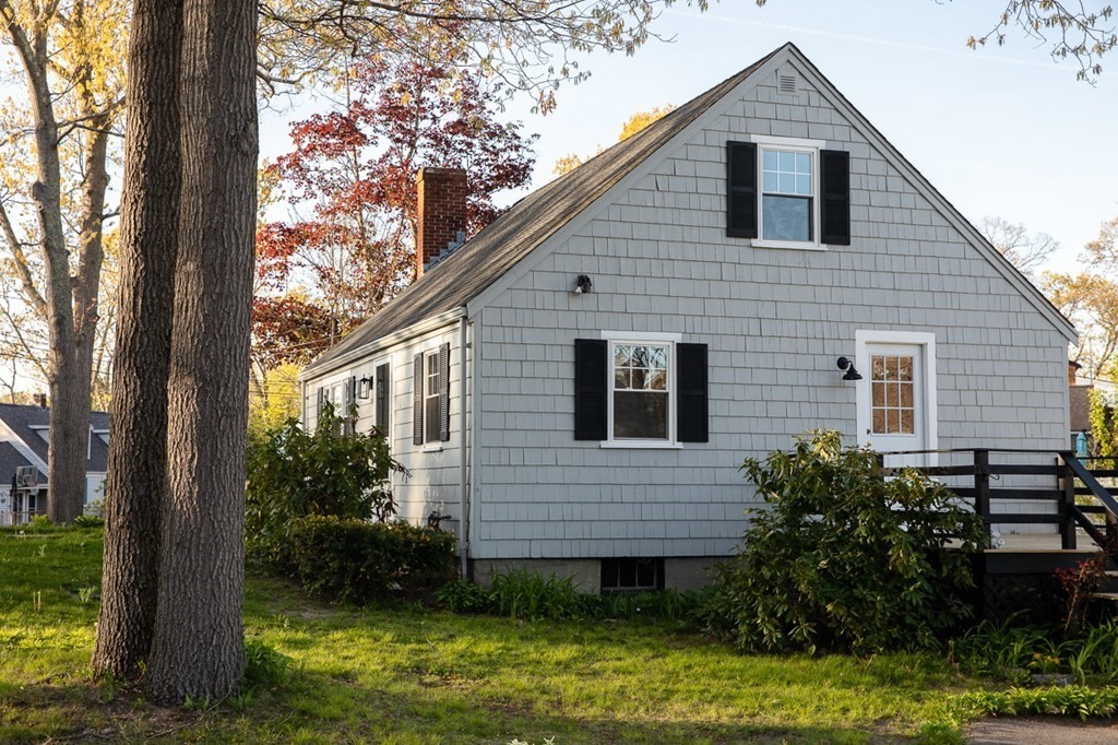 22 Cedar Circle Randolph, MA 02368 - Photo 7 of 21