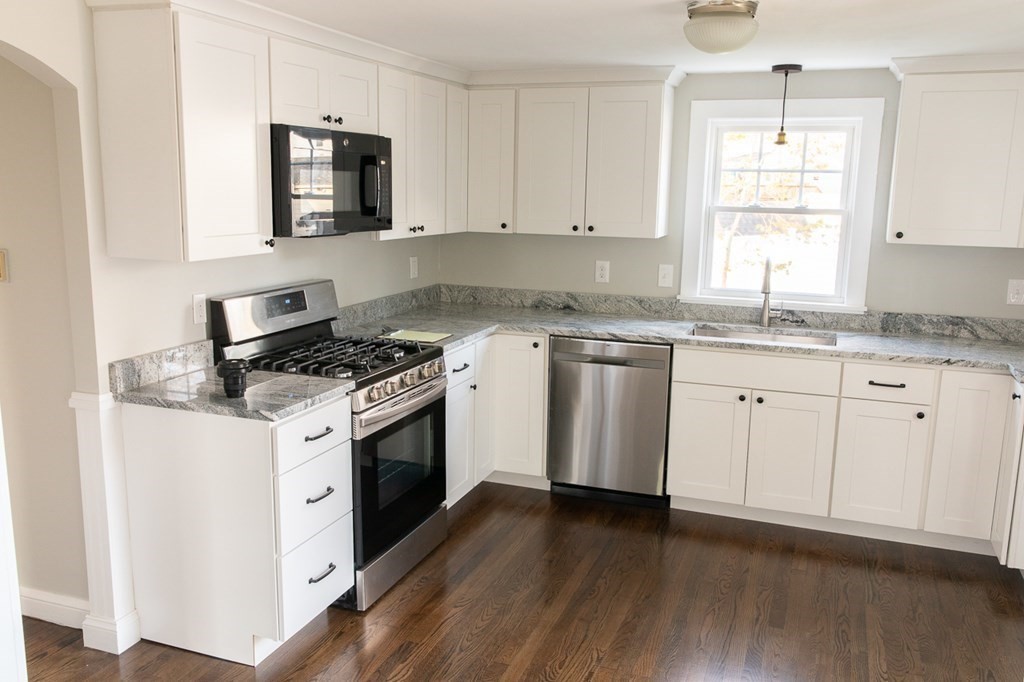 22 Cedar Circle Randolph, MA 02368 - Photo 10 of 21