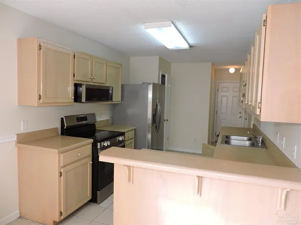 $1,895 | 3296 Two Sisters Way, Pensacola, FL 32505