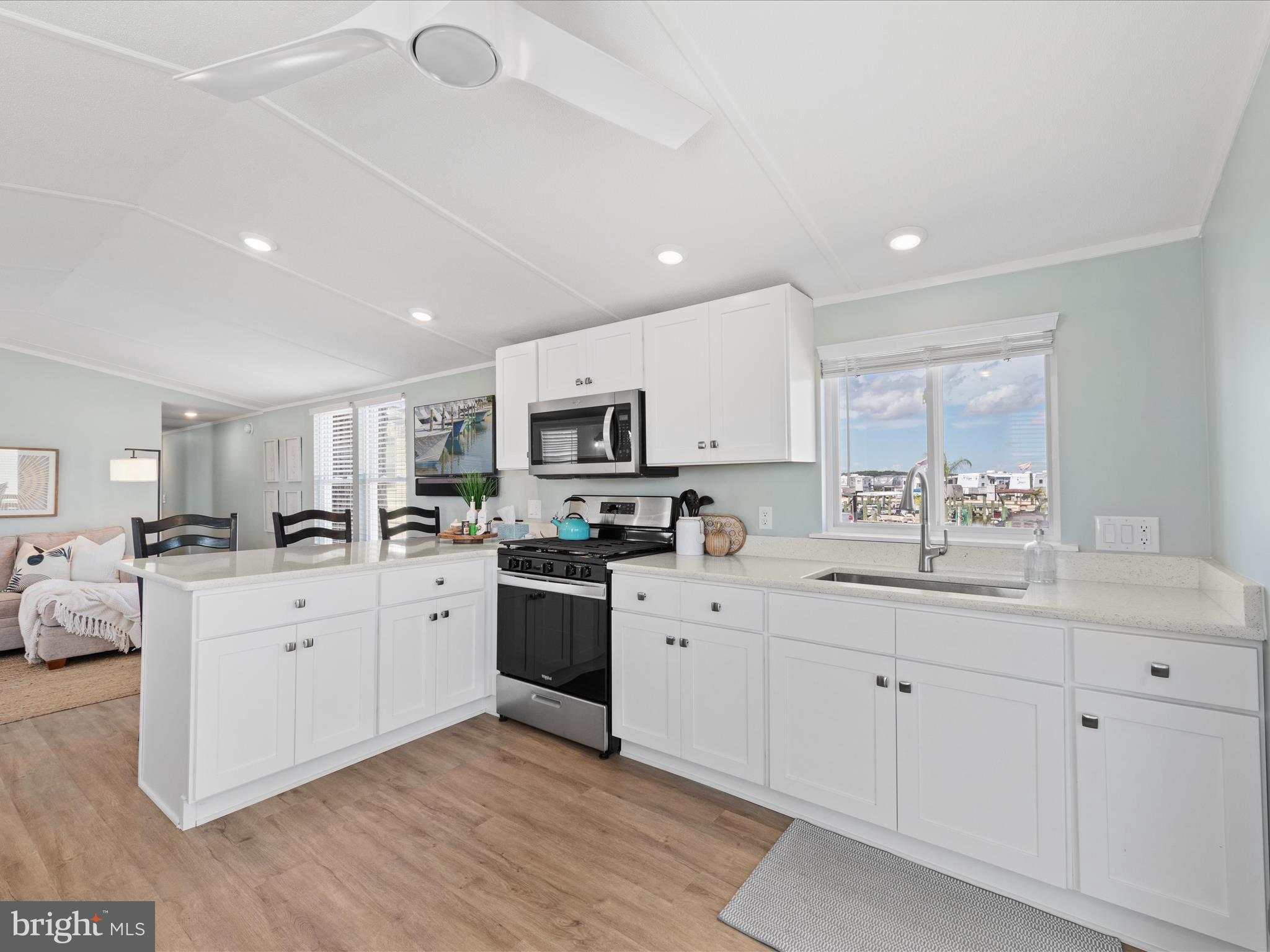 19 Harbor Road Millsboro, DE 19966 - Photo 11 of 36 Quartz Countertops