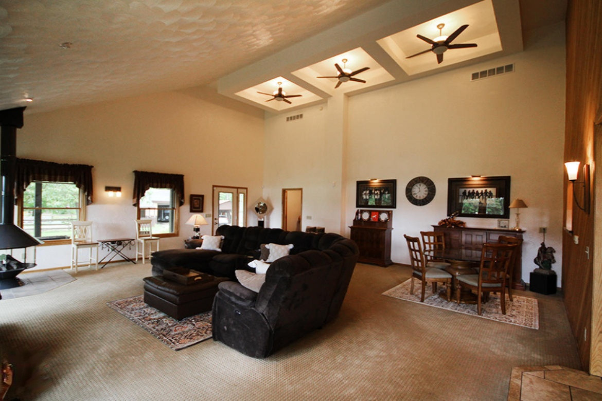 68410 Lane Road Edwardsburg, MI 49112 - Photo 7 of 54 IMG_2026