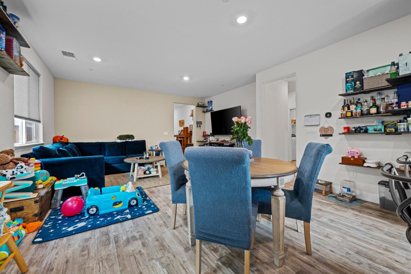 2875 Walker Way Hollister, CA 95023 - Photo 26 of 43