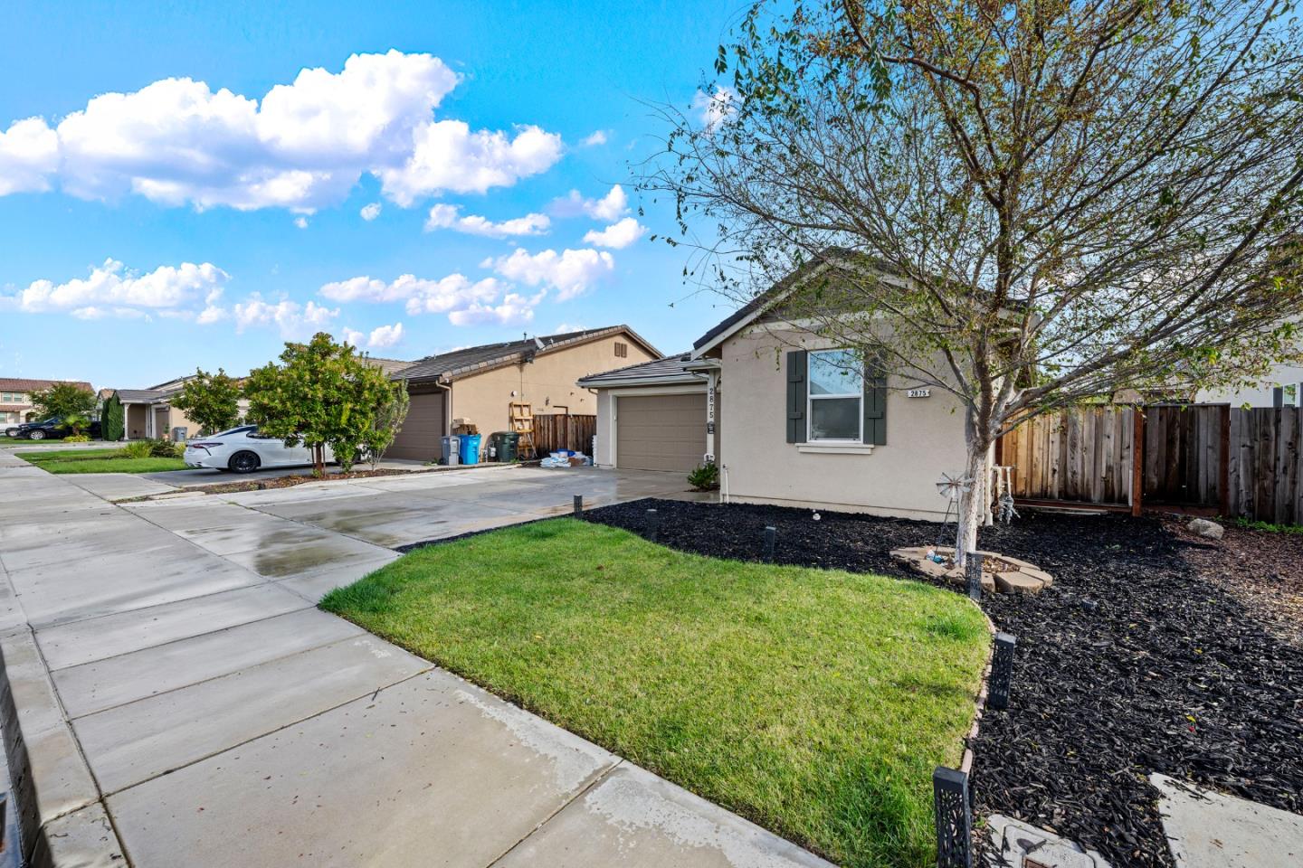 2875 Walker Way Hollister, CA 95023 - Photo 5 of 43