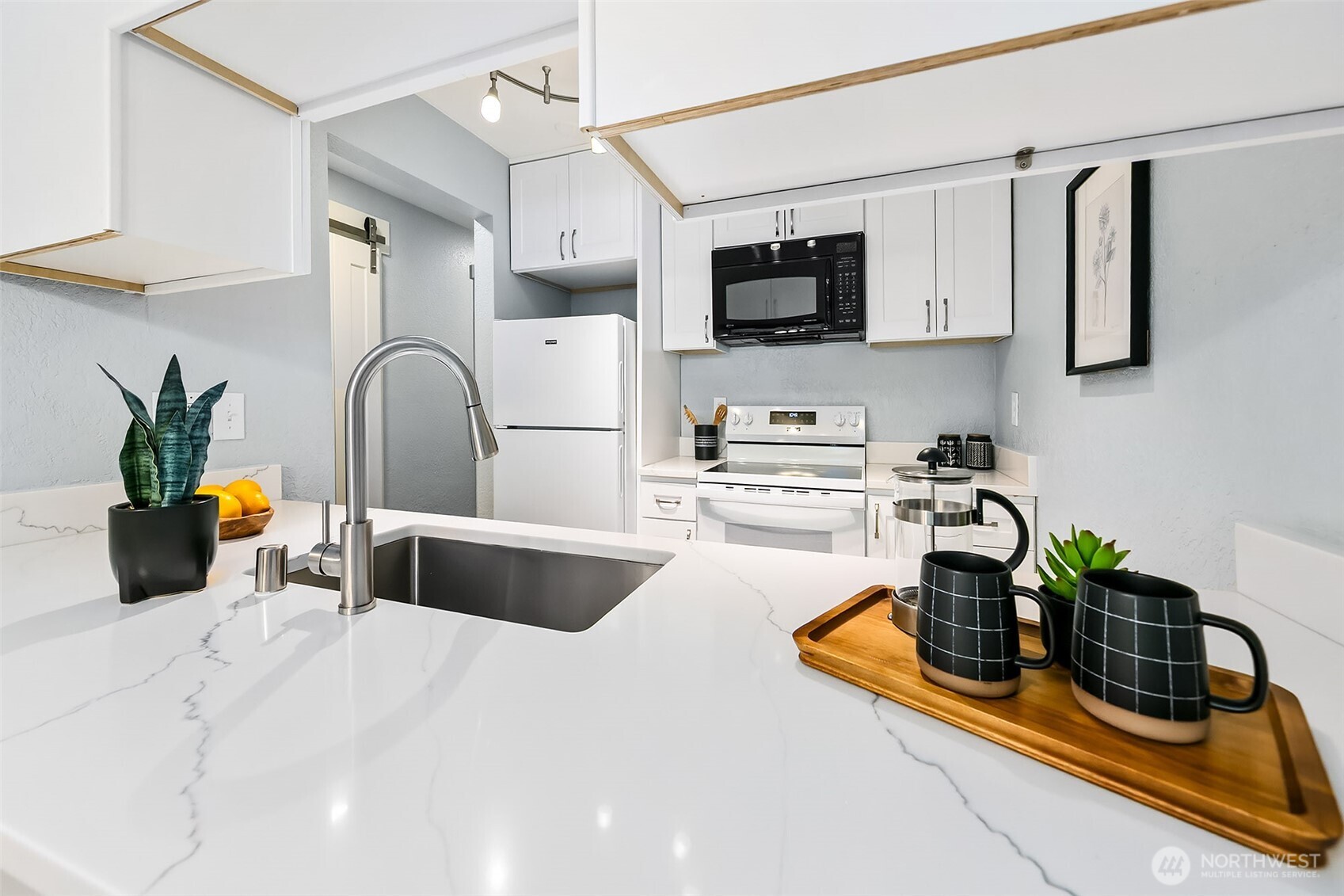 8515 242nd Street Southwest, Unit 103 Edmonds, WA 98026 - Photo 5 of 21