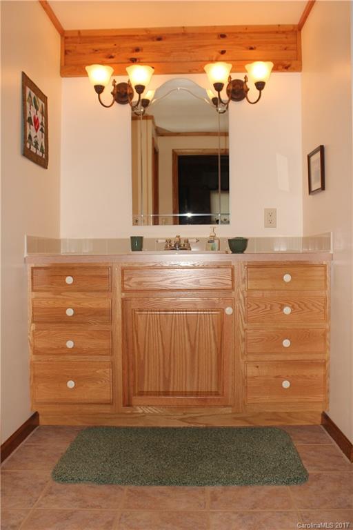 40 Yarrow Road, Unit 10 Waynesville, NC 28785 - Photo 10 of 24