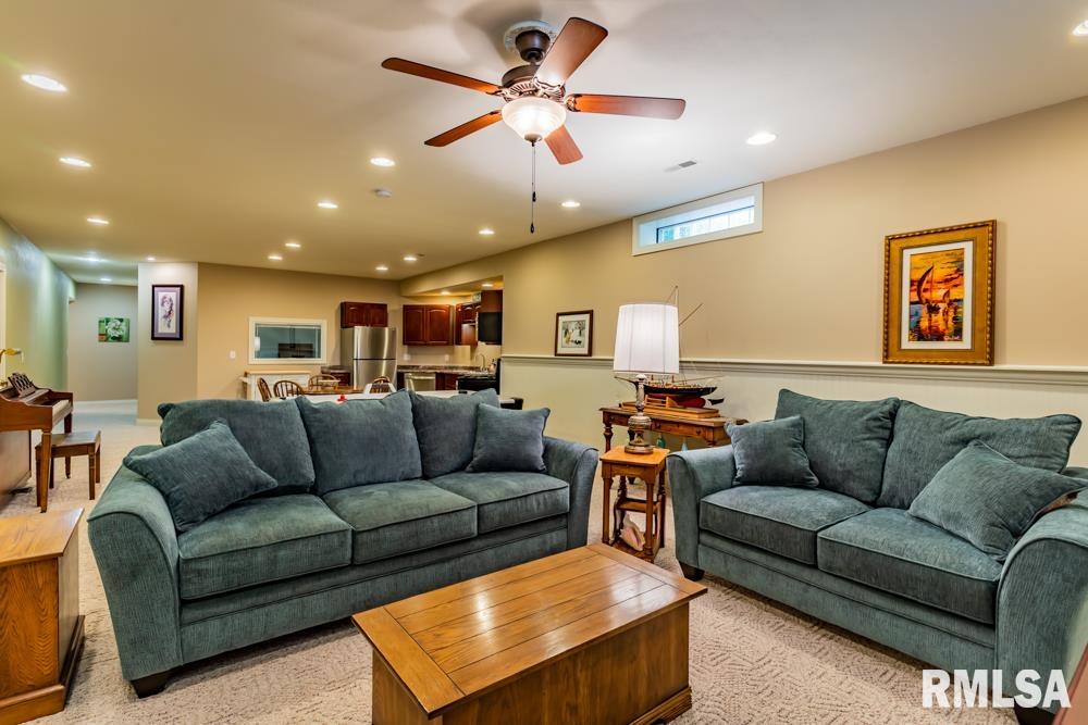 1804 Autumn Ridge Washington, IL 61571 - Photo 25 of 47 Gallery Image 25
