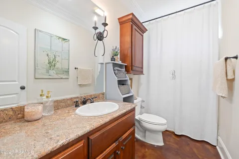 $340,000 | 11 Oakthorn Court, Youngsville, LA 70592