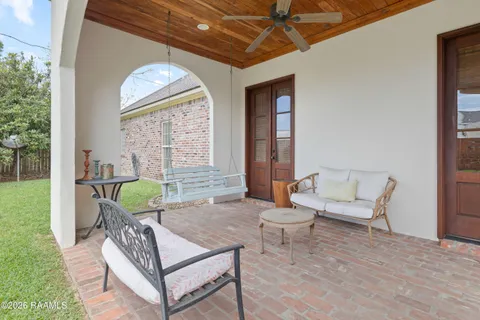 $340,000 | 11 Oakthorn Court, Youngsville, LA 70592